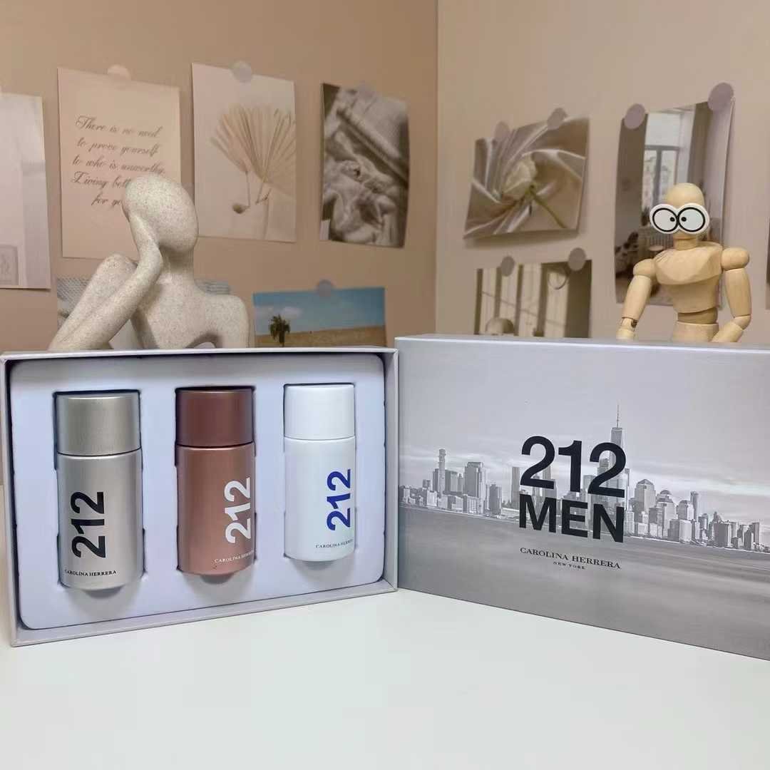 Carolina Herrera 212 Men 3-Piece Perfume Gift Set